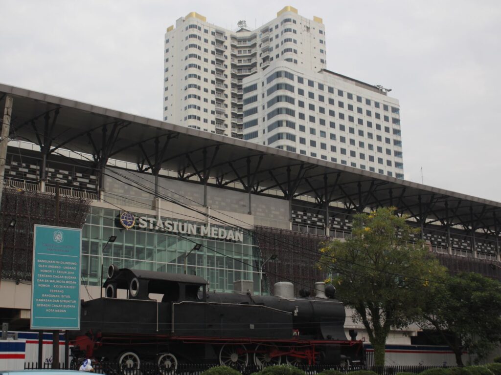 KAI-Stasiun-Medan-2-3